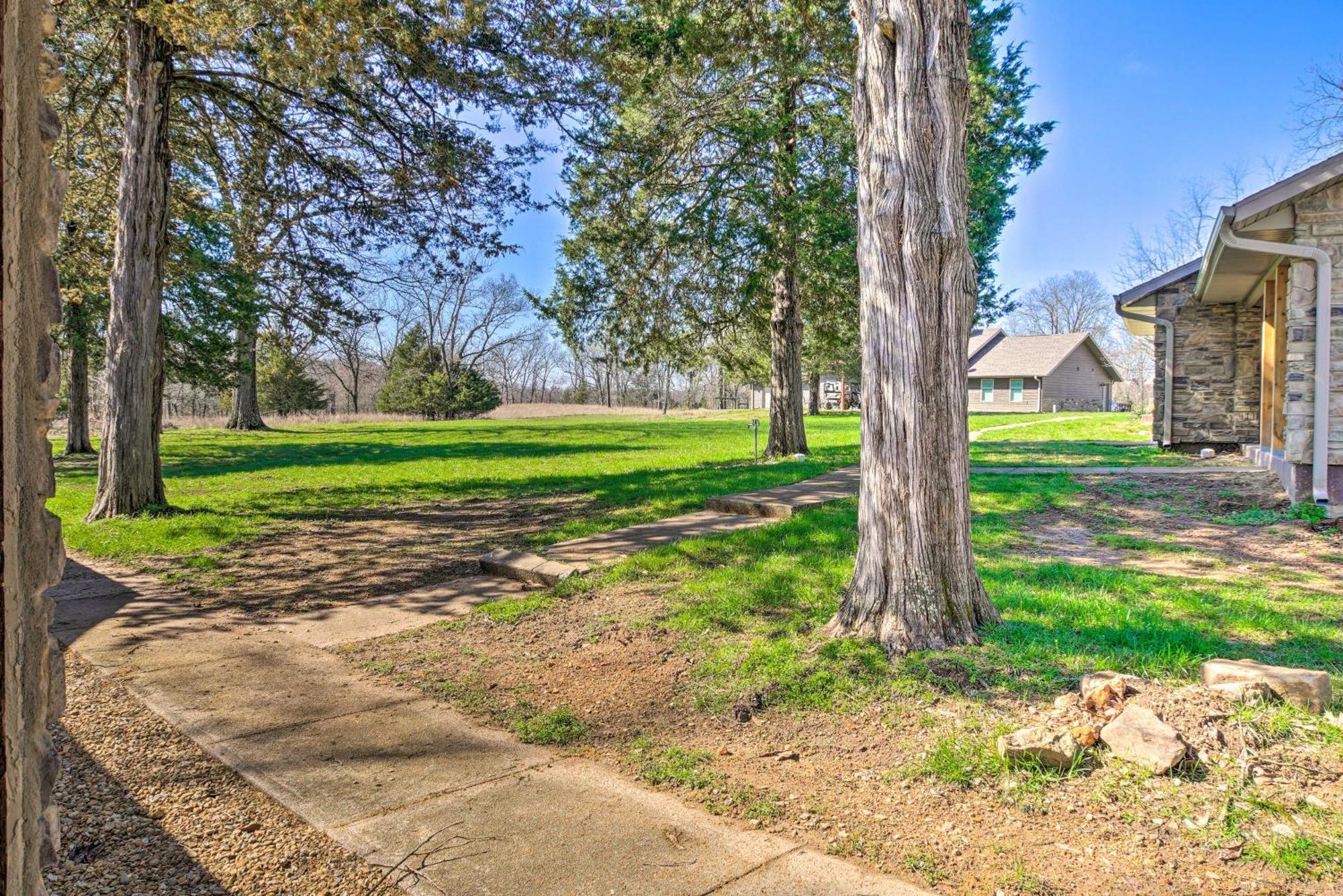 The Cozy Cottage With Lake Taneycomo Access! Branson Eksteriør billede